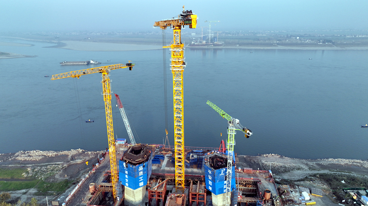 R4300-200立异型结构塔机 (2)_副本.jpg