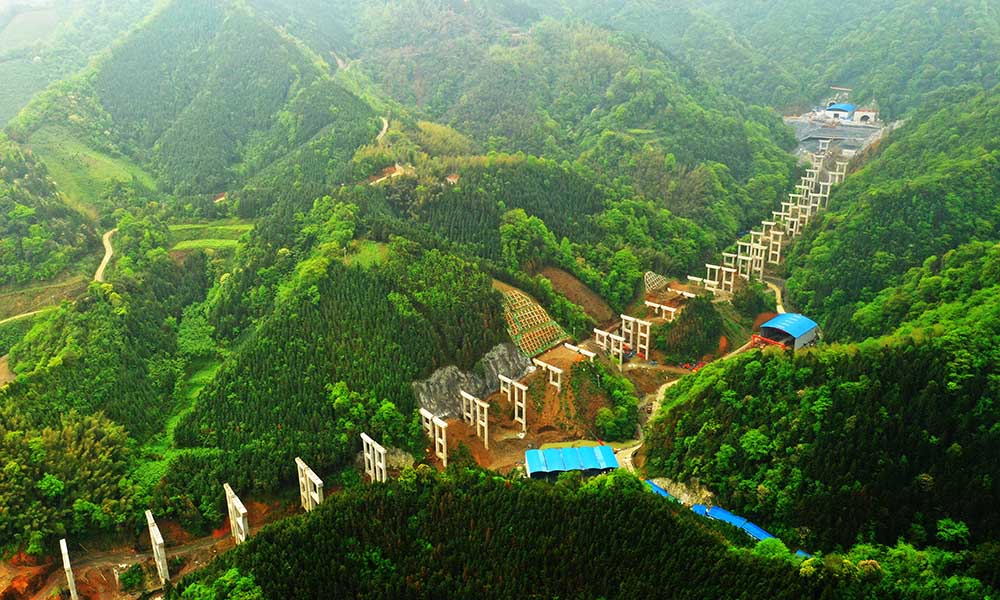 修建中的张官高速。。。资料图